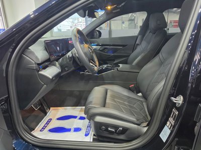 صورة مصغرة 18 لـ 2024 BMW 5 SERIES