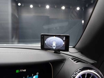 MERCEDES-BENZ E-CLASS - 8