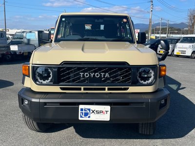 TOYOTA LAND CRUISER 70 - 2