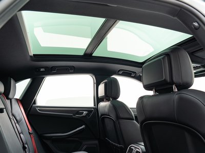 PORSCHE MACAN - 3