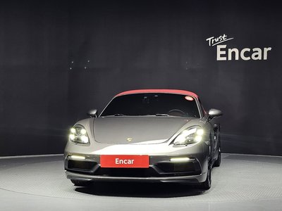 2019 Porsche 718 照片 2