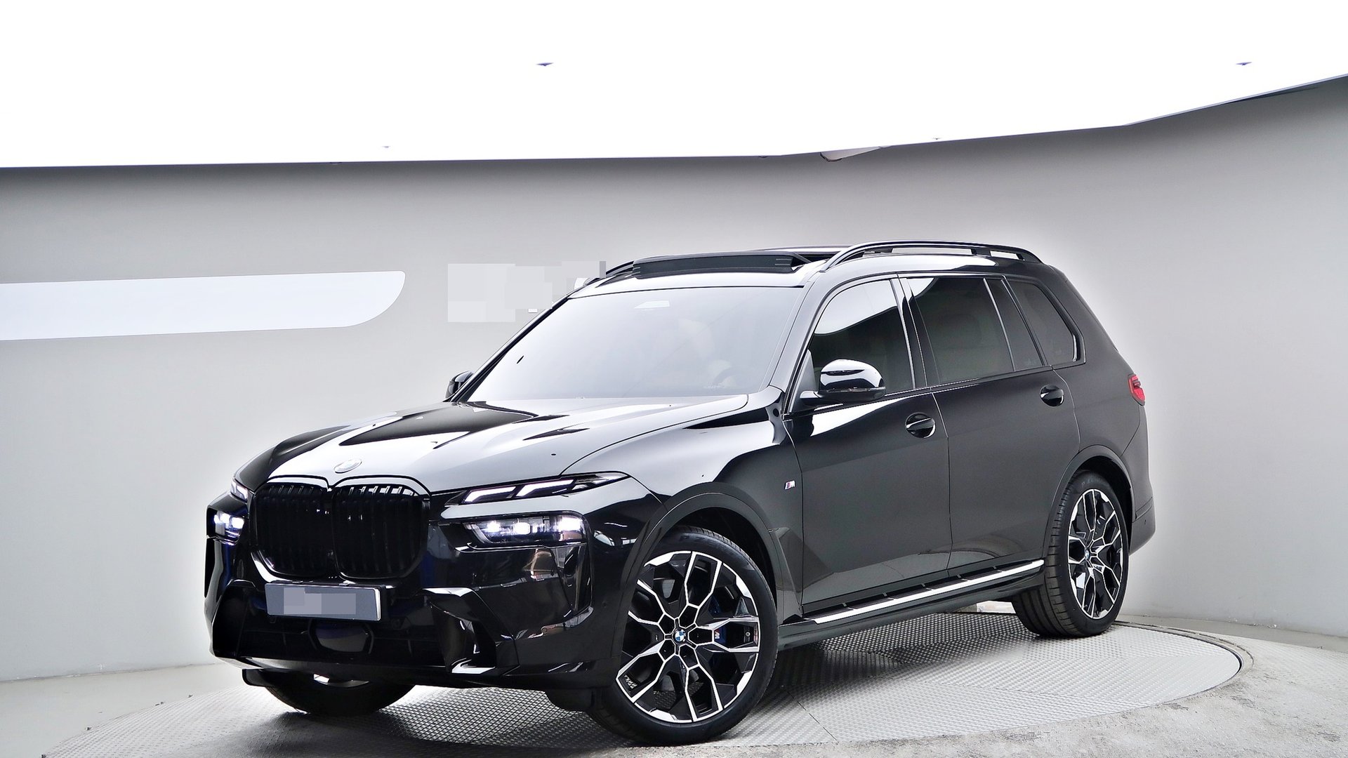 BMW X7 - View 1