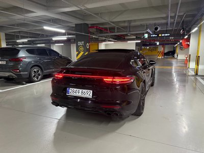 PORSCHE PANAMERA - 10