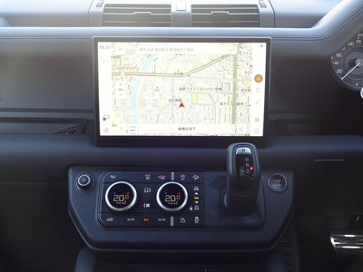 LAND ROVER DEFENDER - 10
