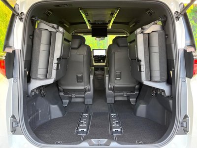 TOYOTA ALPHARD - 9