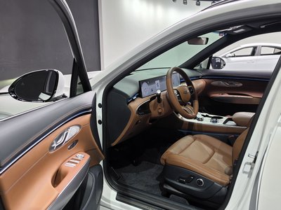 2024 Genesis GV70 — миниатюра 13