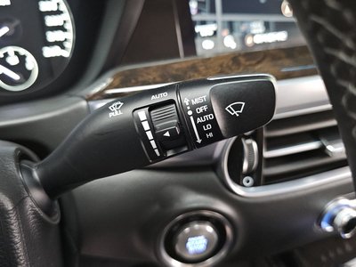 2021 Genesis G90 thumbnail 33