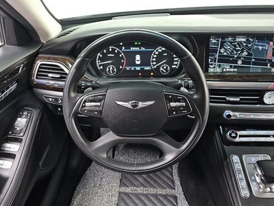 2021 Genesis G90 thumbnail 18