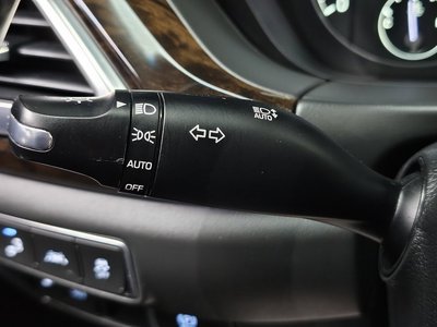 2021 Genesis G90 thumbnail 31