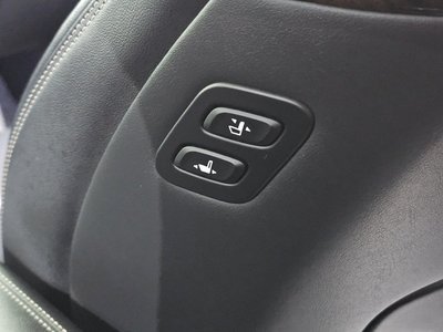 2021 Genesis G90 thumbnail 29