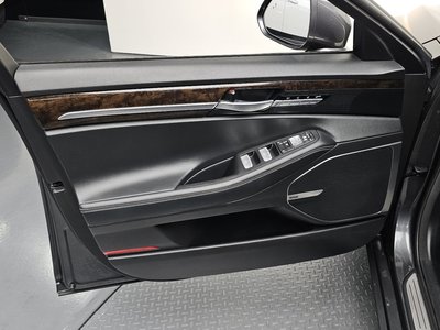 2021 Genesis G90 thumbnail 14