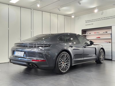 PORSCHE PANAMERA - 5