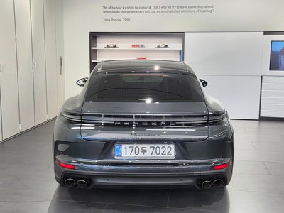 PORSCHE PANAMERA - 3
