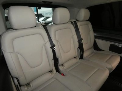 صورة 8 لـ 2021 Mercedes-BENZ V-CLASS