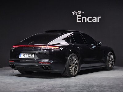 PORSCHE PANAMERA - 4