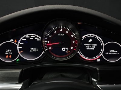 PORSCHE PANAMERA - 8