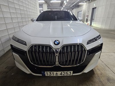 BMW 7 SERIES - 2