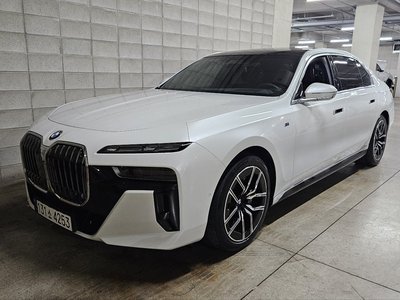BMW 7 SERIES - 1
