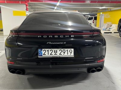 PORSCHE PANAMERA - 3
