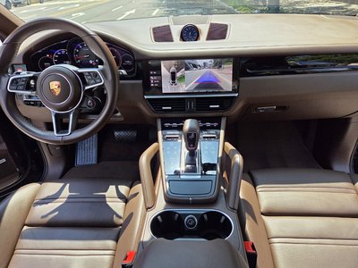 2021 Porsche CAYENNE photo 4