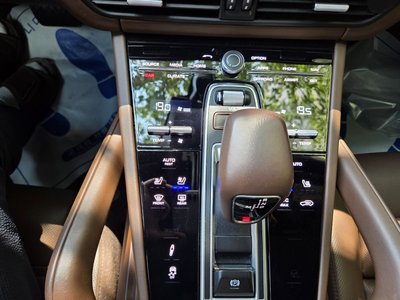 2021 Porsche CAYENNE photo 10