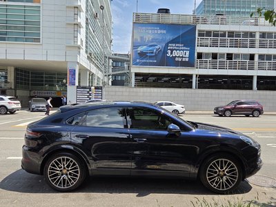 2021 Porsche CAYENNE photo 7