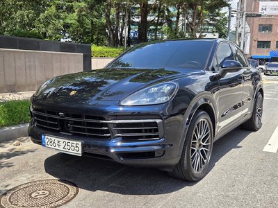 2021 Porsche CAYENNE photo 1