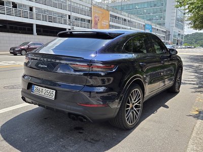 2021 Porsche CAYENNE photo 6
