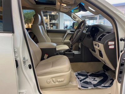 TOYOTA LAND CRUISER PRADO - 8
