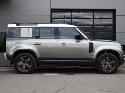 LAND ROVER DEFENDER - 8