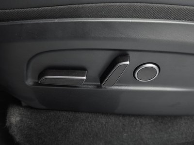 2025 Tesla MODEL Y thumbnail 32