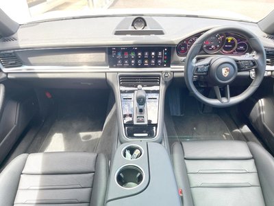 2022 Porsche PANAMERA 照片 2
