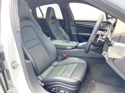 2022 Porsche PANAMERA 照片 9
