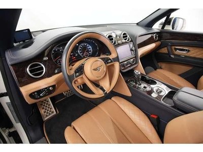 BENTLEY BENTAYGA - 3