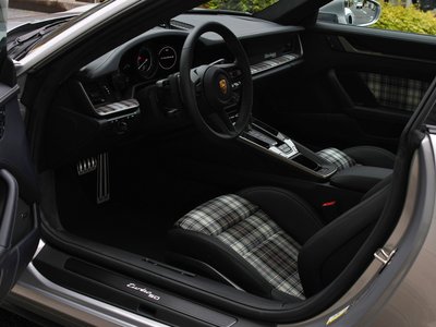 PORSCHE 911 - 6