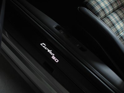 PORSCHE 911 - 10