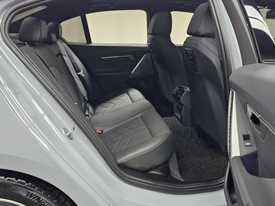 صورة مصغرة 11 لـ 2024 BMW 5 SERIES