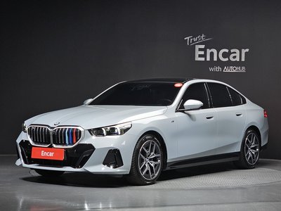 BMW 5 SERIES - 1