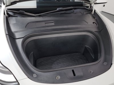 TESLA MODEL Y - 7