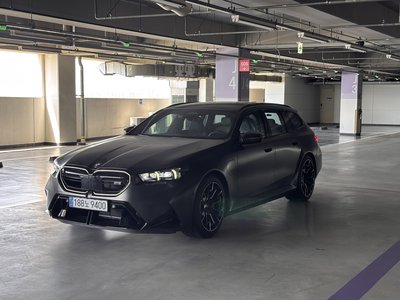 صورة 1 لـ 2025 BMW M5