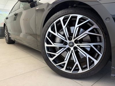 AUDI A8 - 10