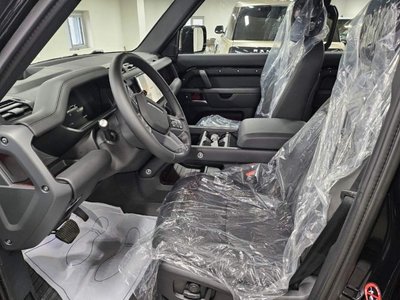 صورة 7 لـ 2025 LAND Rover DEFENDER