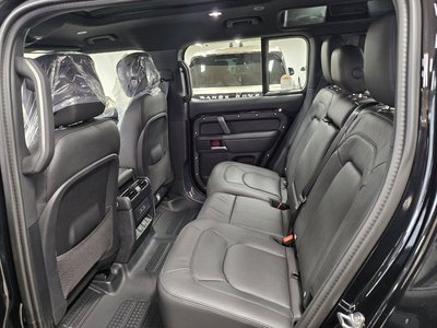 صورة 8 لـ 2025 LAND Rover DEFENDER
