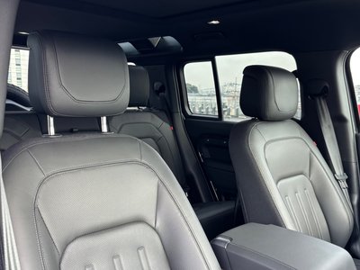 LAND ROVER DEFENDER 110 X 3.0L D300 - 6