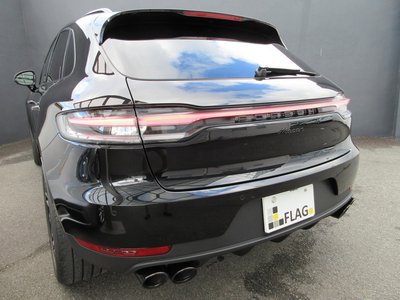PORSCHE MACAN - 2