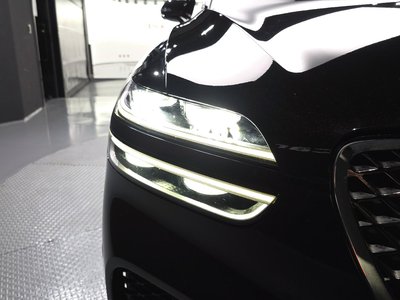 صورة 9 لـ 2021 Genesis GV70
