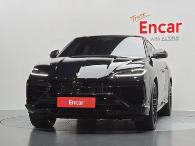 2026 Lamborghini URUS photo 2
