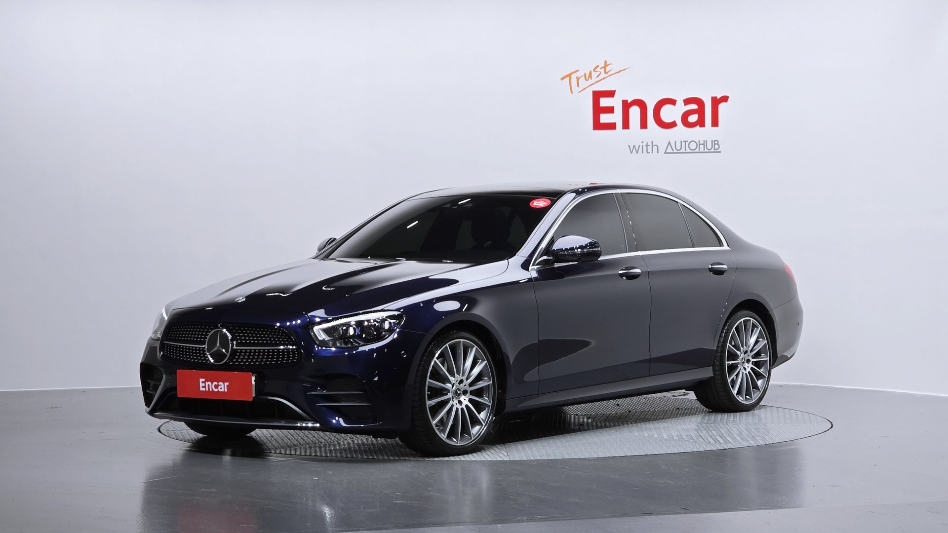 MERCEDES-BENZ E-CLASS - View 1
