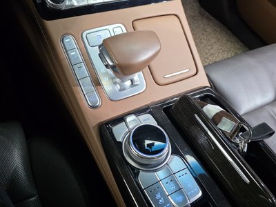 2020 Genesis G90 — миниатюра 12