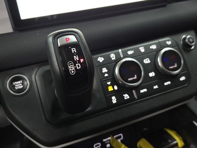 LAND ROVER DEFENDER - 9